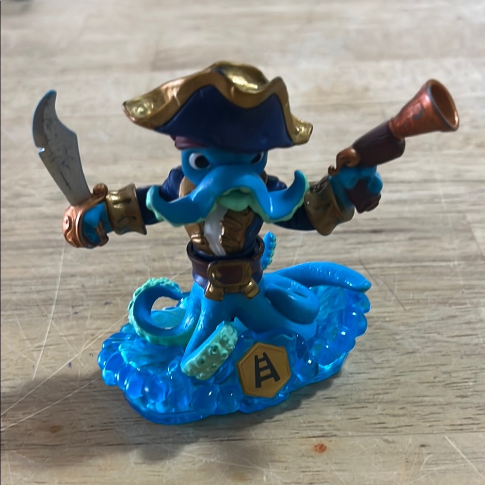 Skylanders Figurine Wash Buckler